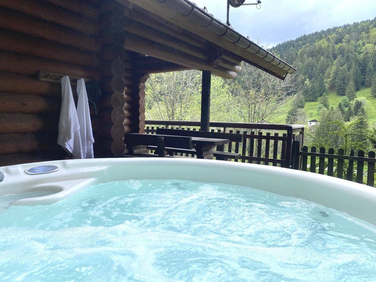 Le Grand Cerf Chalet en rondins avec Spa Jacuzzi in La Bresse, Parc naturel régional des Ballons des Vosges