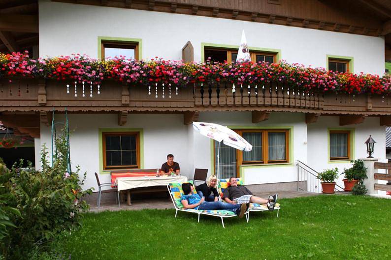 Ganze Wohnung, Panoramablick Ferienwohnung Schiestl in Brandberg, Zillertaler Alpen