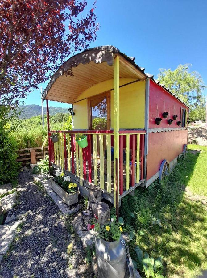 Gîte pour 2 personnes, avec vue et jardin à Roquefort-de-Sault