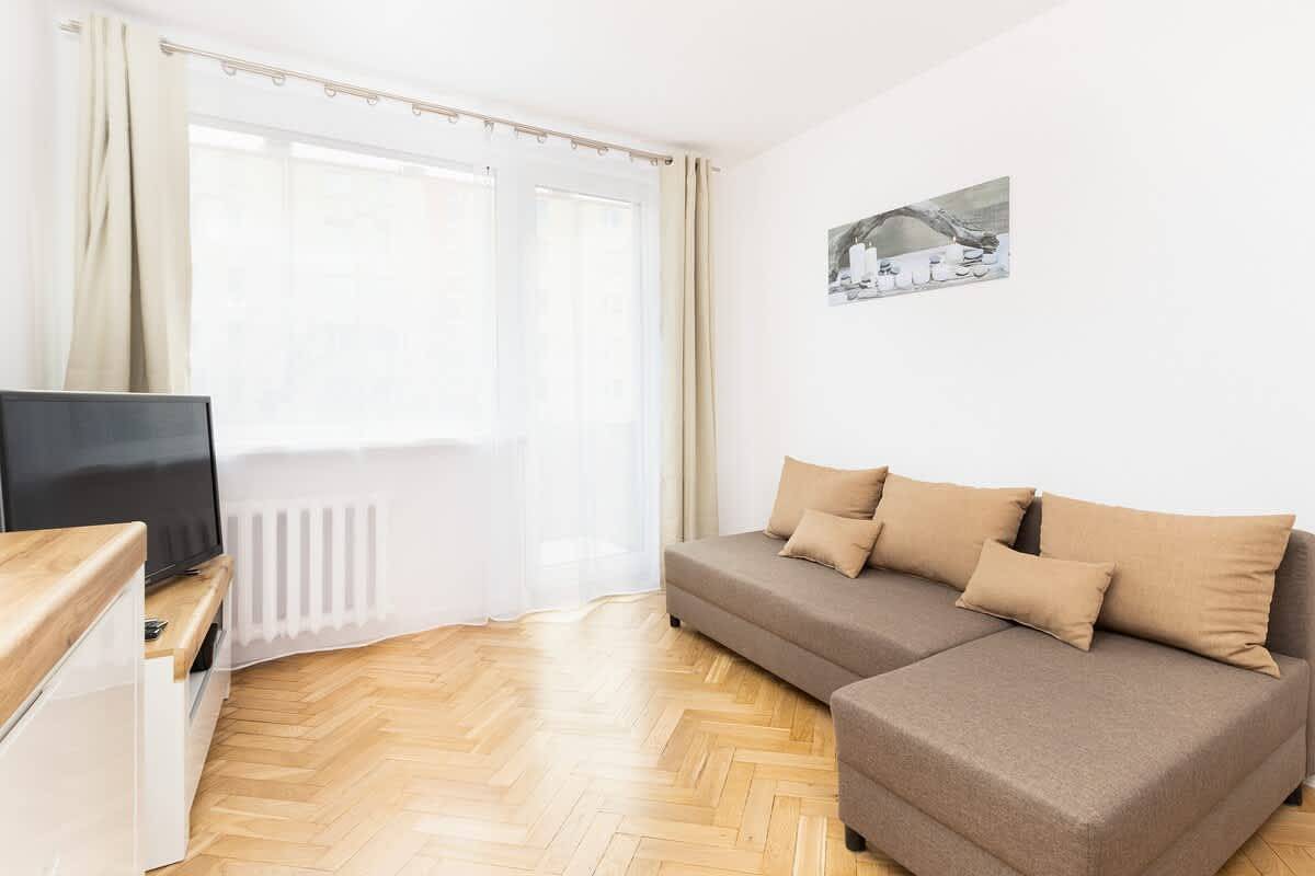 Hel leilighet, Bright Apartment with Balcony | Close to Reagan Park in Przymorze, Gdańsk