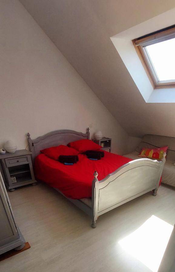 Gîte pour 2 personnes, avec Terrasse ainsi que Jardin et Piscine à Crespin (Nord)