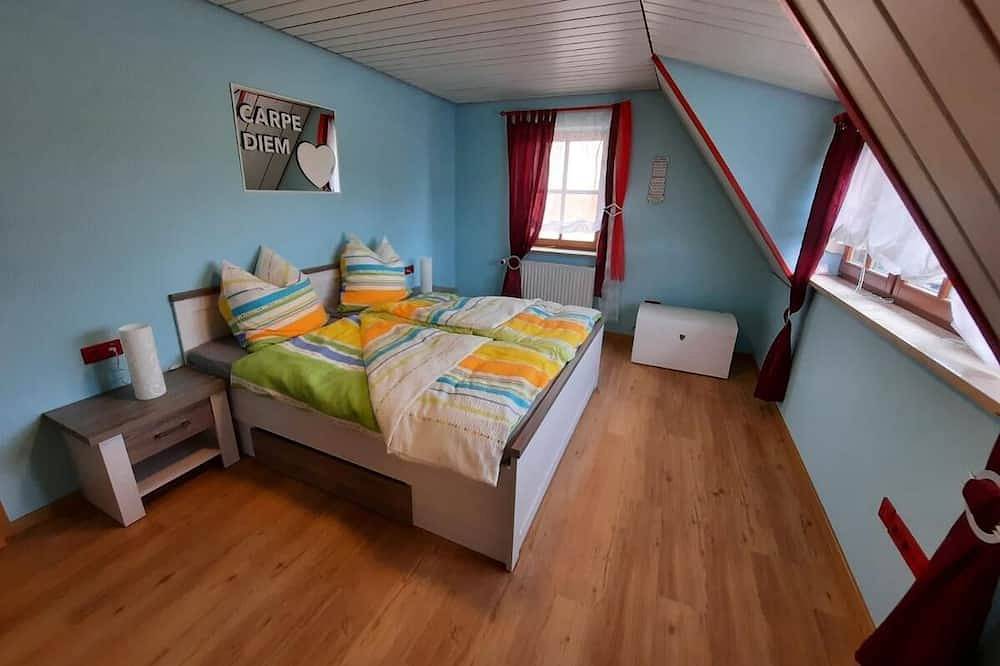 Ganze Wohnung, Geräumige Ferienwohnung (80 qm) für bis zu 4 Personen mit Loggia in Maroldsweisach, Landkreis Haßberge
