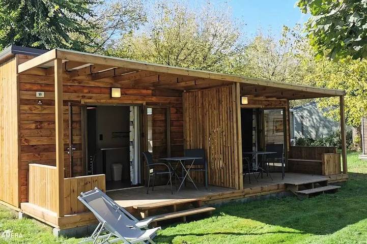Maison pour 2 personnes, avec sauna et piscine ainsi que terrasse et jacuzzi, animaux acceptés à Coulon