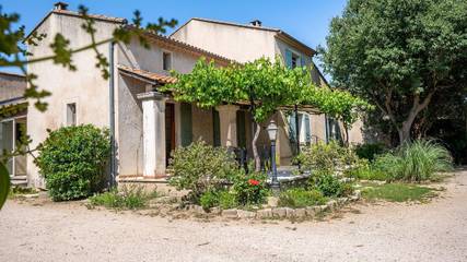 Gîte pour 9 personnes, avec piscine et jardin à Graveson