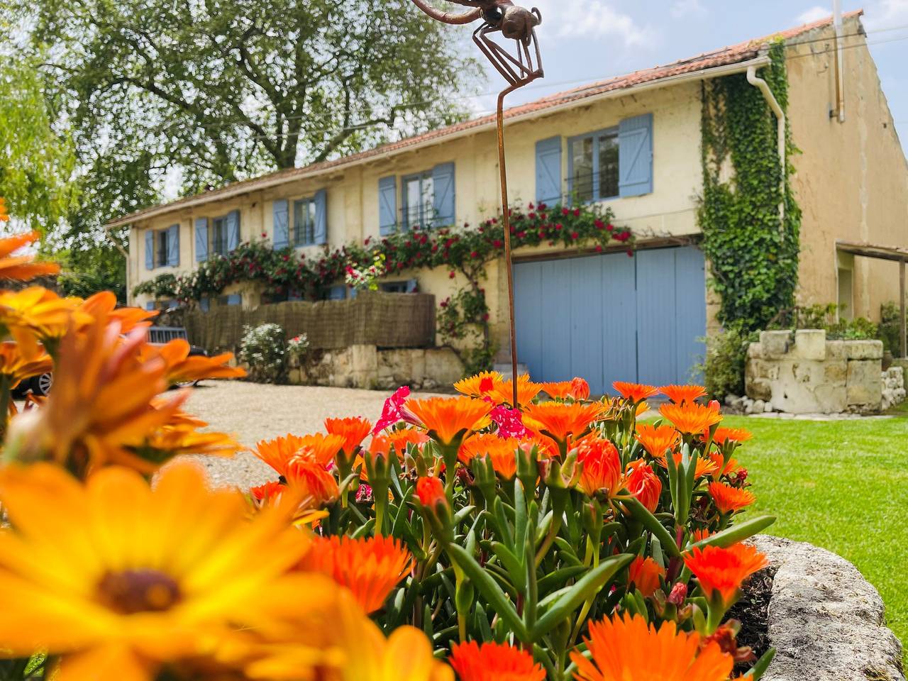Gîte pour 2 personnes avec piscine in Teuillac, Région de Blaye