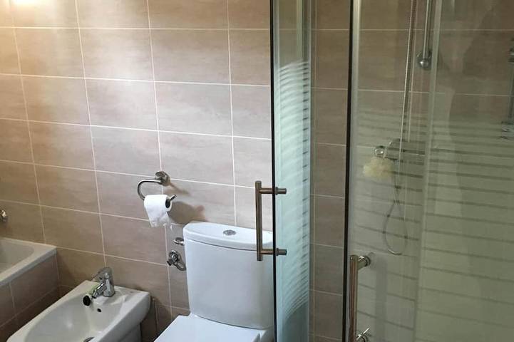 Villa pour 7 personnes, avec terrasse ainsi que jardin et piscine à Aigues-Mortes - 4