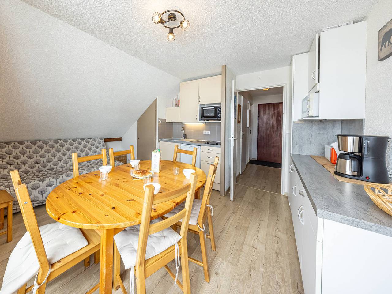 Entire apartment, Apartment for 6 pers south-facing balcony in Saint-François-Longchamp in Montgellafrey, Saint-Jean-de-Maurienne region