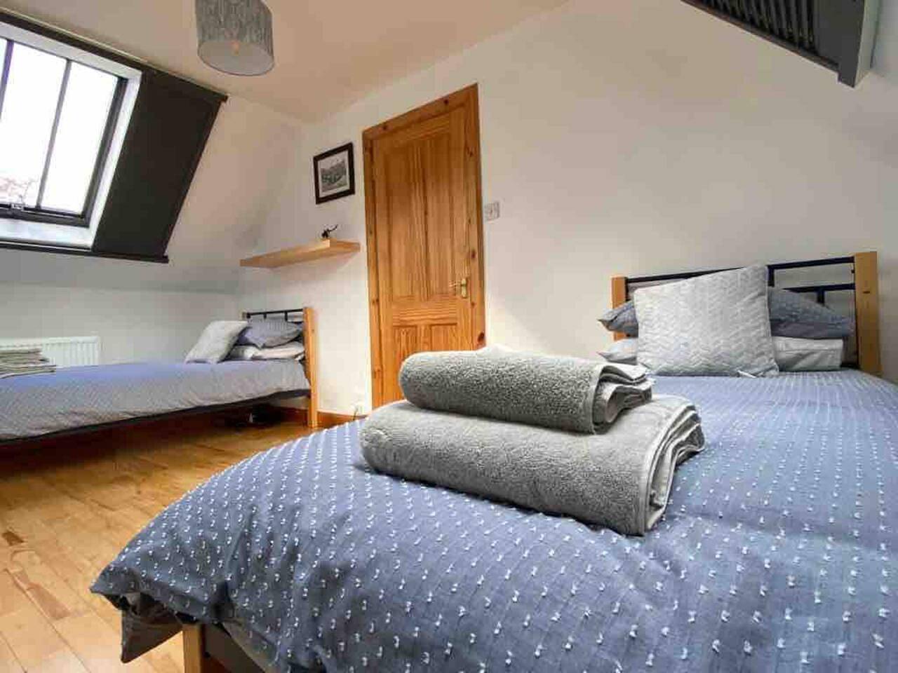 Cosy Cottage on Secluded Private Estate in Firth Of Clyde
