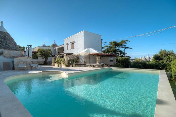 Location de vacances pour 4 personnes, avec Terrasse et Jardin ainsi que Piscine et Vue à San Marco (Bari)