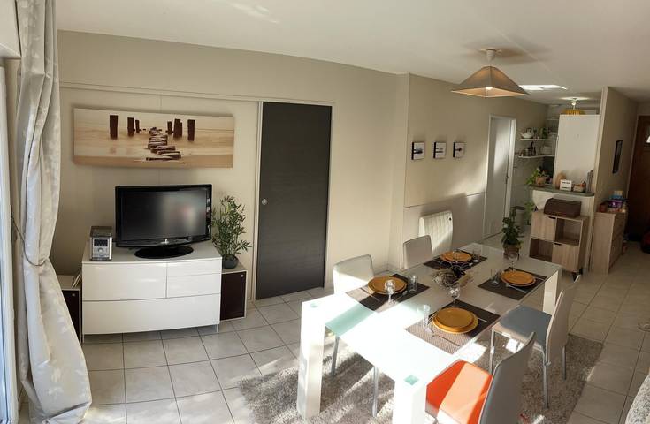 Gîte pour 6 personnes, avec terrasse et jardin