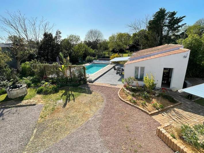 Location de vacances pour 14 personnes, avec piscine ainsi que jardin et jacuzzi à Grues - 3