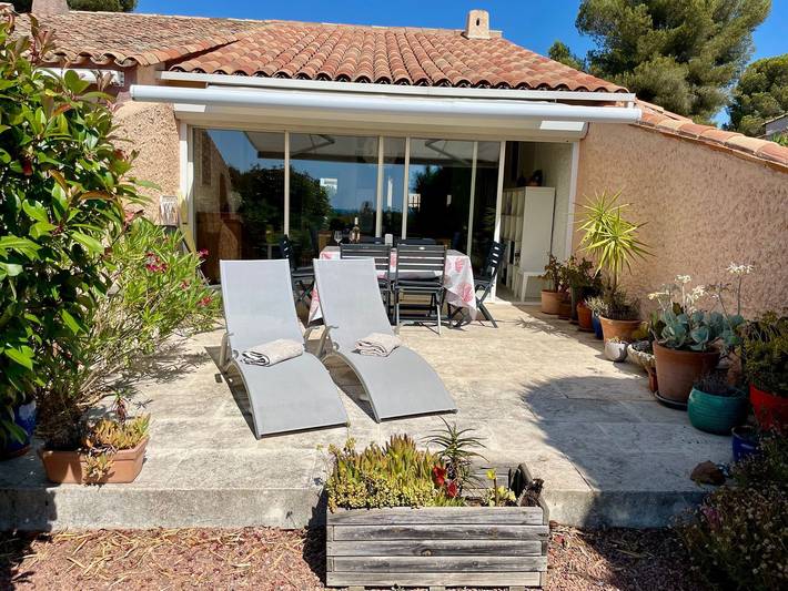 Maison de vacances pour 3 personnes, avec piscine et terrasse à Saint-Raphaël