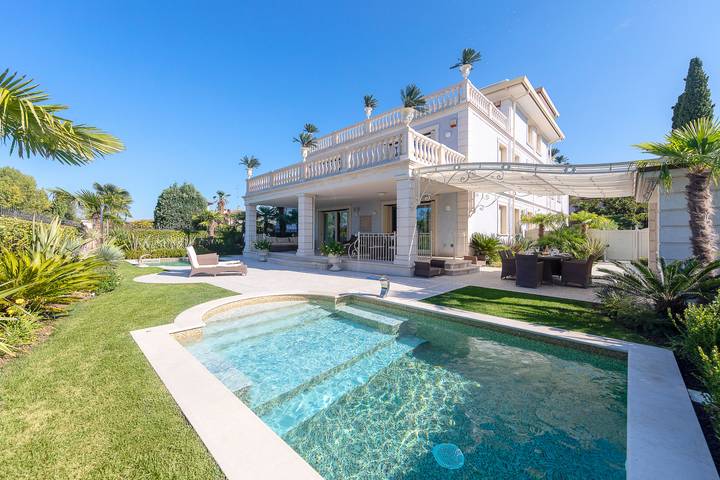 Ferienwohnung für 10 Personen, mit Garten und Seeblick sowie Terrasse in Sirmione