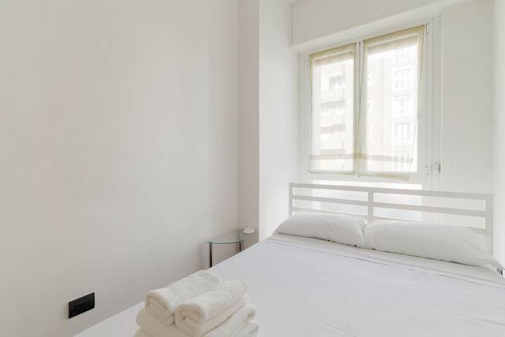 Entire apartment, Guesthost - Milano Lorenteggio Charming Flat in Giambellino-Lorenteggio, Milan