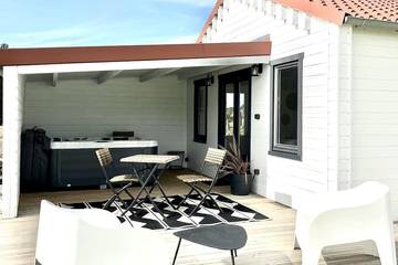 Gîte pour 2 personnes, avec jardin ainsi que jacuzzi et terrasse à Saint-Quentin-la-Motte-Croix-au-Bailly