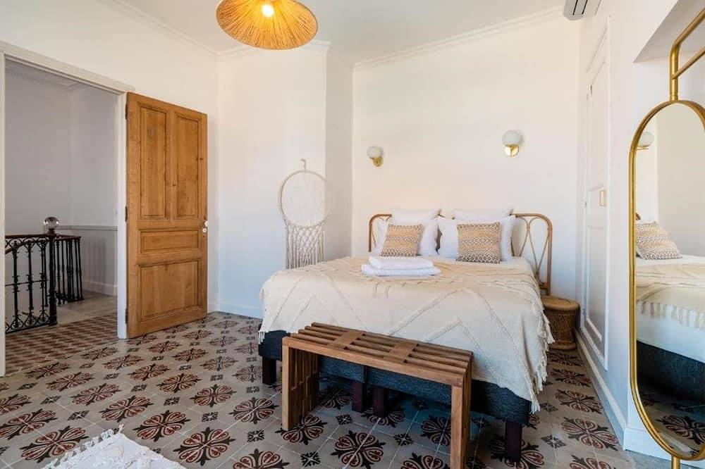 Appartement entier, La Maison de Maître (3 chambres / 6 personnes) in Magalas, Côte méditerranéenne (France)