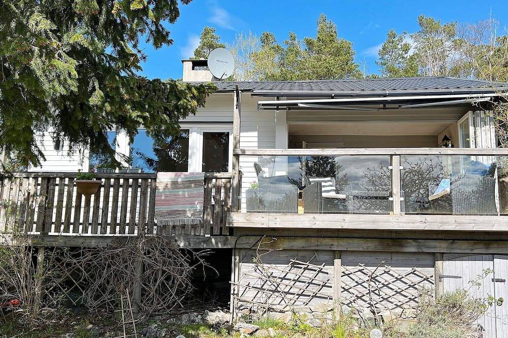 9 person holiday home in Huddinge in Huddinge, Svenska Östersjön