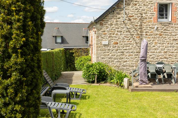 Komfortables Haus in Rostrenen mit Garten und Kamin in Rostrenen, Guingamp Region