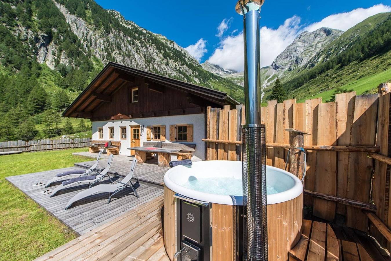 Esclusivo Alpine Eco Chalet Oberkofl: vista montagna, terrazza privata, stube, hot tub, Wifi in Valle Aurina, Alpi della Zillertal