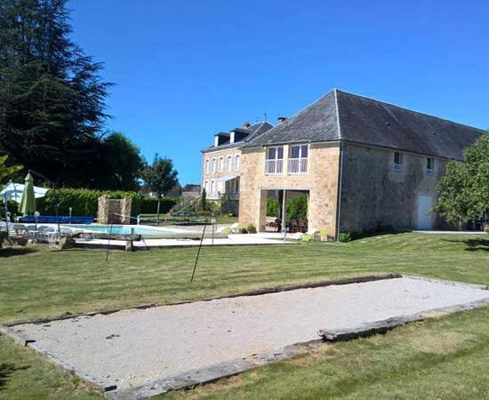 Location de vacances pour 4 personnes, avec jardin et piscine à Vayrac