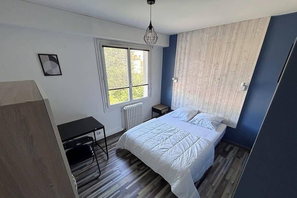 Entire apartment, Bright apartment in the city center with balcony in La Roche-sur-Yon, Loire Valley