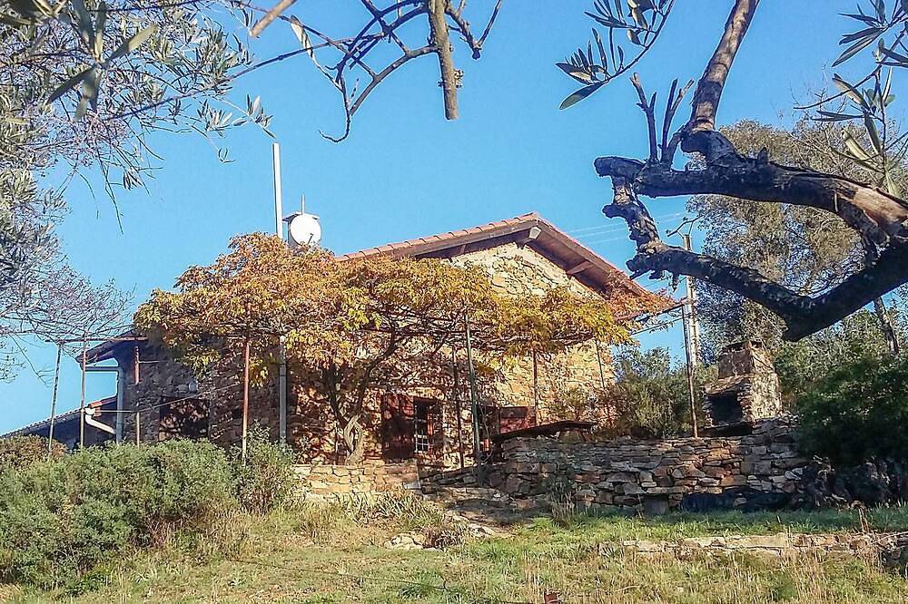2 bedroom lovely home in Roquebrun in Roquebrun, Béziers region