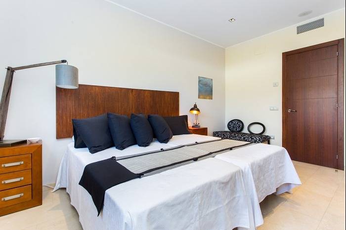 Ferienwohnung für 10 Personen, mit Meerblick und Garten sowie Terrasse und Pool in Tarragona - 4