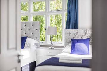 Holiday Home for 26 People in Boscombe, Bournemouth, Photo 2