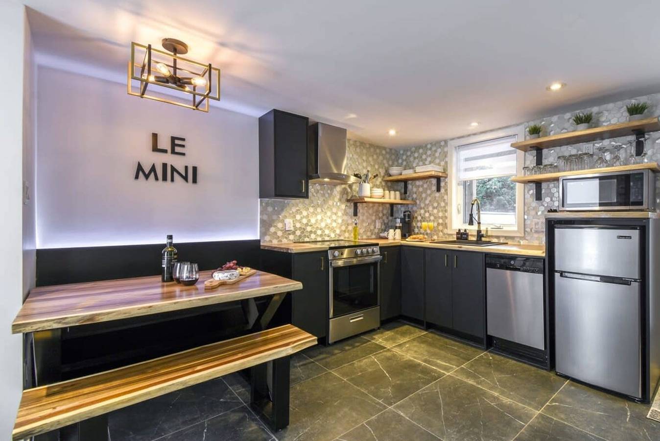 Le Mini Chalet - Compact   Cozy Spa in Quebec