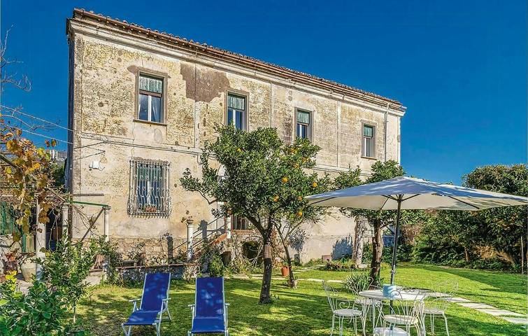 Casa vacanza per 6 persone, con giardino e terrazza, con animali domestici a Salerno