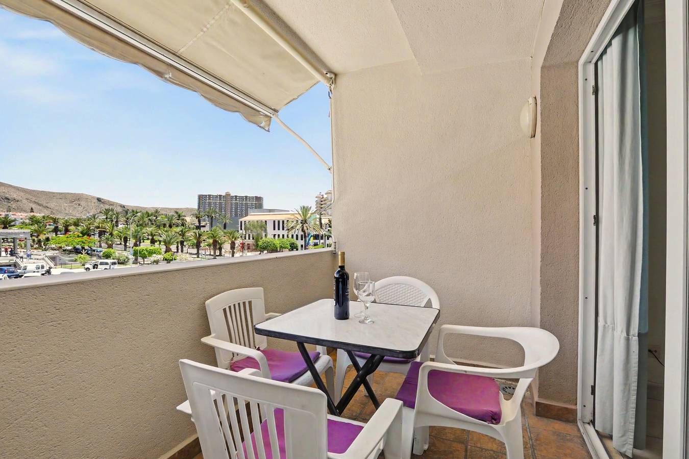 Geheel appartement, Vakantieverblijf "Prettig verblijf in het centrum van Plaza Los Cristianos" in Los Cristianos, Arona