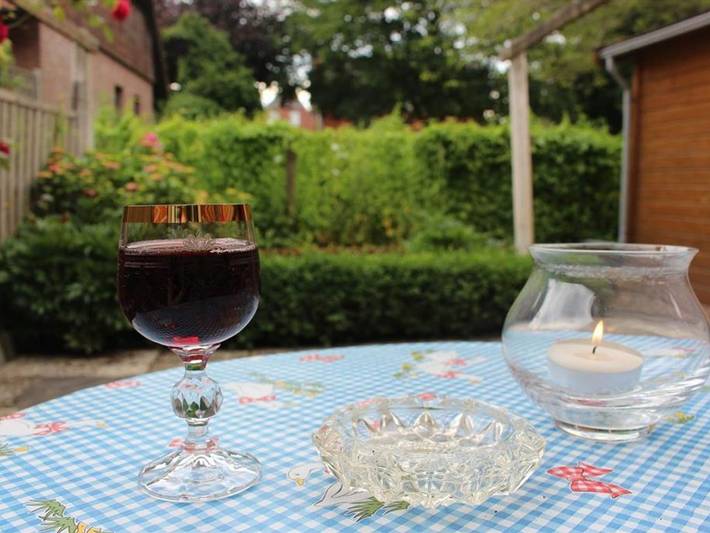 Ferienhaus für 3 Personen, mit Terrasse und Garten in Emden - 2