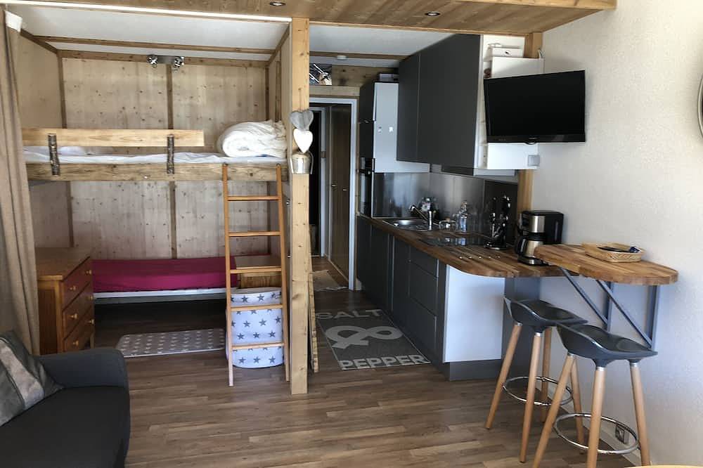 Entire apartment, 5-bed apartment at the foot of the slopes, ski room, parking, view of the slopes in Mouthe-Lac et Mont d’Or, Doubs