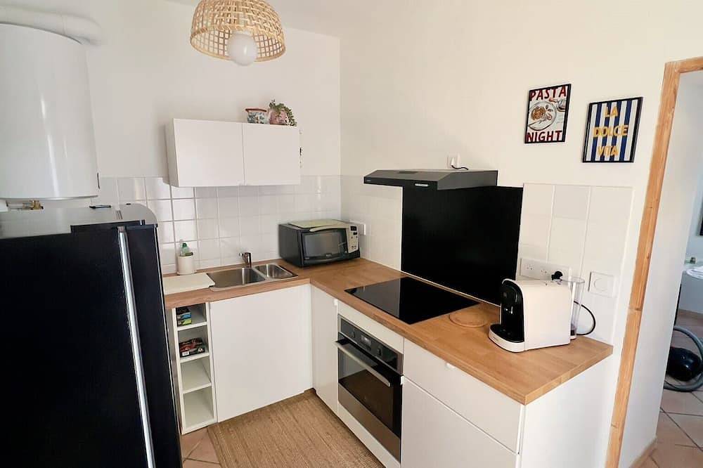 Appartement entier, Studio de Village Chusclan in Chusclan, Région de Nîmes