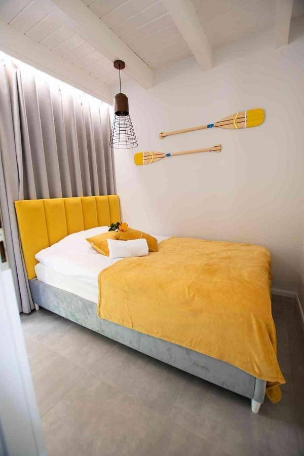 Apartament wakacyjny dla 8 osób, z Balkon i Taras oraz Jacuzzi i Ogród w Chmielno