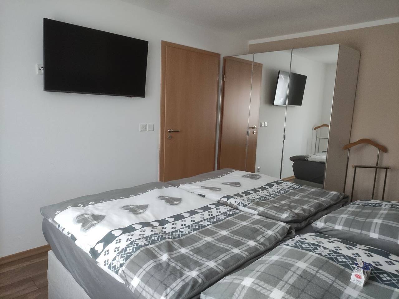 Ganze Wohnung, Ferienwohnung 'Mai, 63qm' mit Privatterrasse und Wi-Fi in Plettenberg, Märkischer Kreis