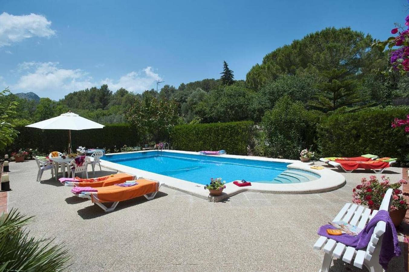 Finca Villa Rotger, avec vue sur les montagnes, piscine, jardin et Wi-Fi. in Pollença Town, Pollença