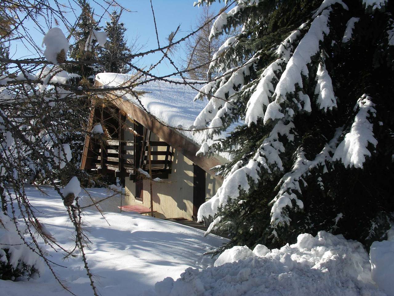 Chalet cosy à Saint-Michel-de-Chaillol, 10 personnes, 4 chambres, jardin, cheminée, animaux admis in Saint-Michel-de-Chaillol, Écrins National Park