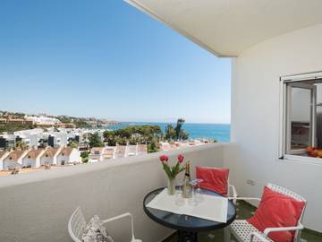 Apartment for 4 People in Playa de Guadalobon, Estepona, Photo 1