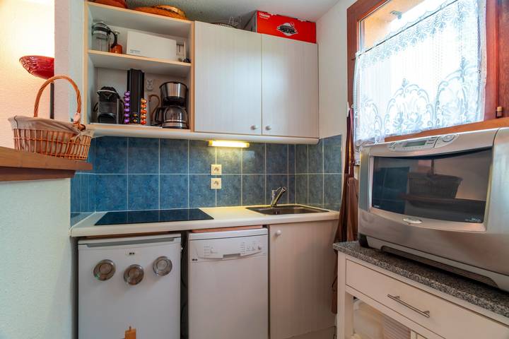 Location de vacances pour 4 personnes, avec terrasse ainsi que jardin et piscine dans Plage De La Falaise - 4