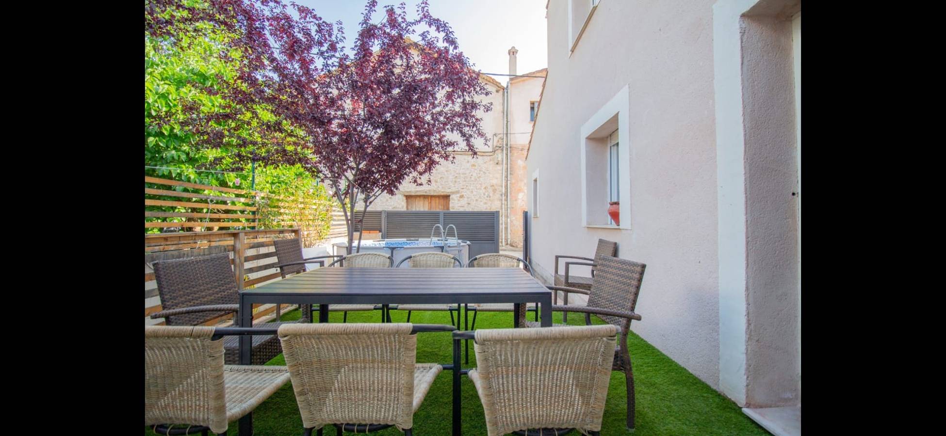 Casa de férias 'La Casa Del Maestro' com vistas para a montanha, piscina privada e Wi-Fi in La Pinilla, Cerezo de Abajo