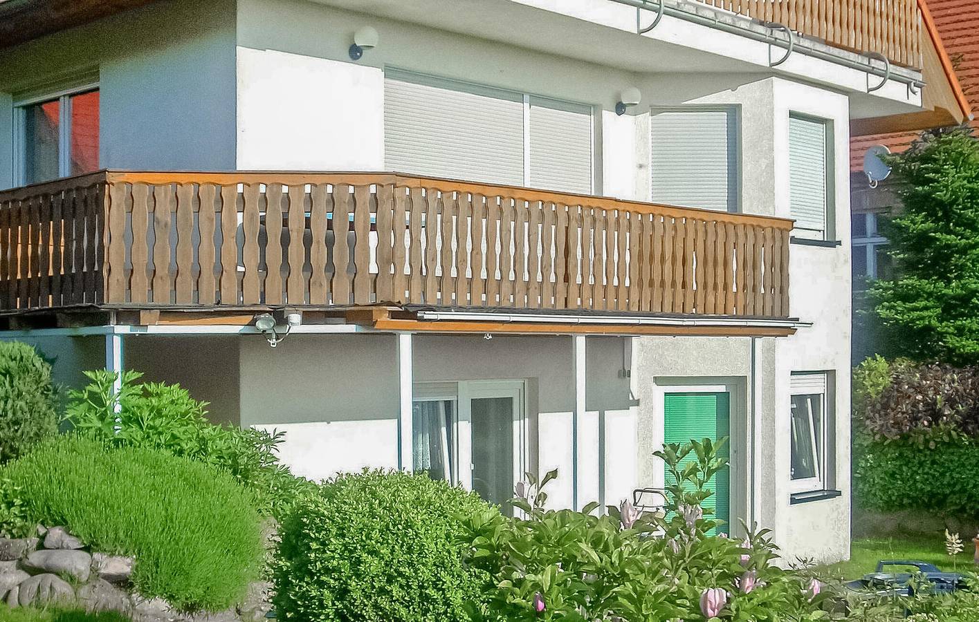 Ganze Ferienwohnung, Gemütliches 2BR Apartment mit Parkplatz, Terrasse & Internet, 2km zum Strand in Dorf Zechlin, Rheinsberg