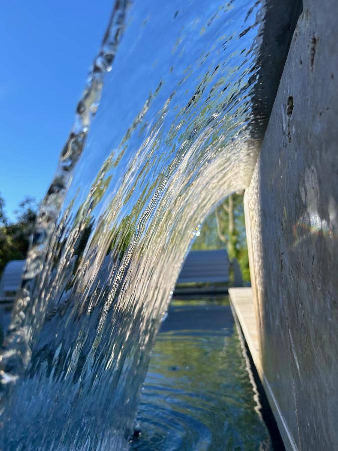 Gîte pour 2 personnes, avec piscine ainsi que vue et jardin à Josse - 3