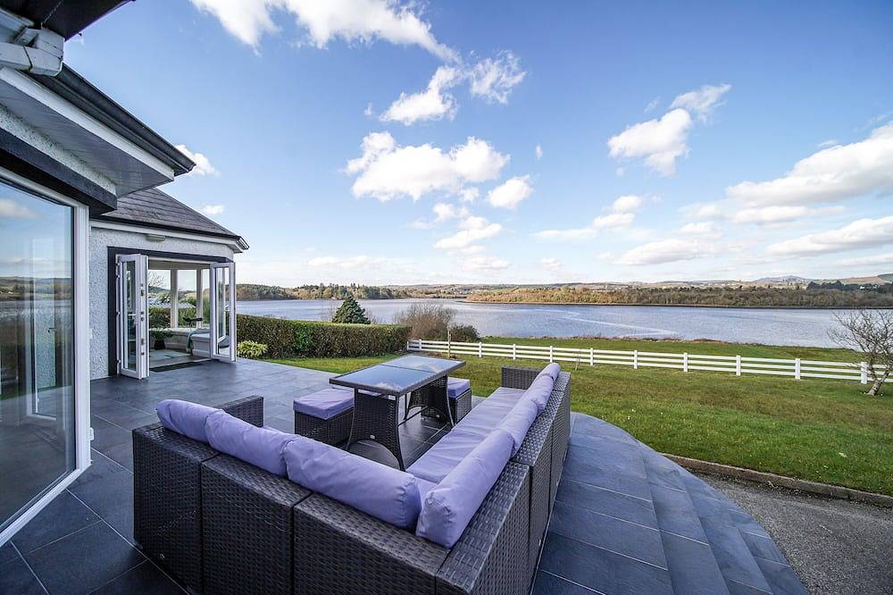 Fresh & Stylish | Ocean View | Donegal Town & Bay in Donegal, County Donegal