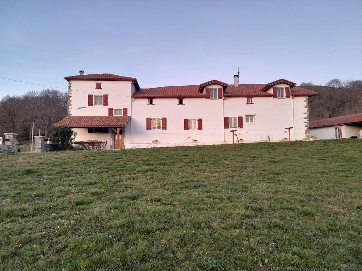 Appartement entier, Gîte à la Ferme Larranda in Suhescun, Région de Bayonne