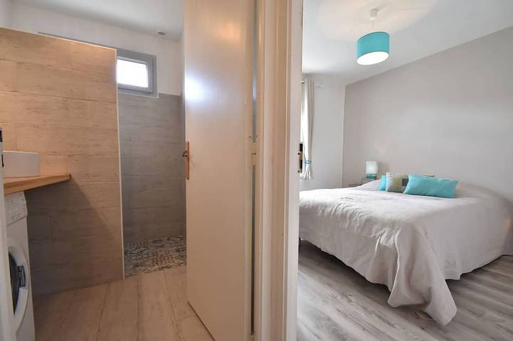 Gîte pour 4 personnes, avec piscine ainsi que terrasse et jardin à Cosqueville - 2