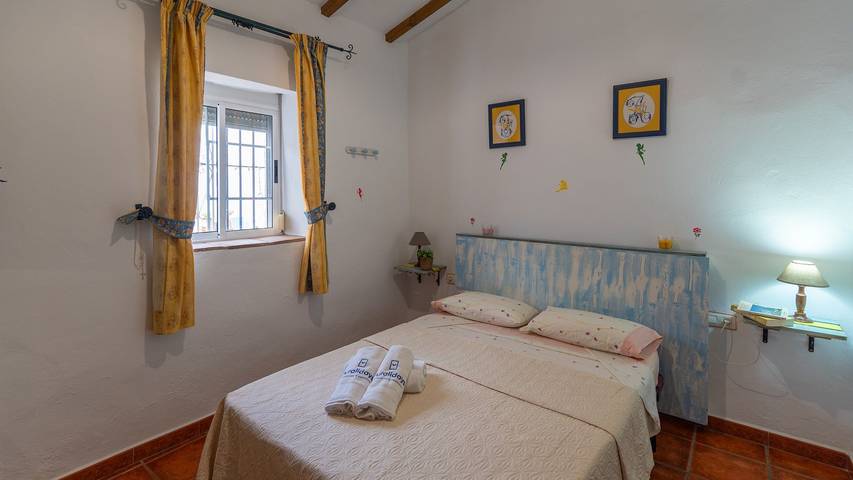 Casa rural para 8 personas, con piscina y balcón/terraza, Se admiten mascotas en Canillas de Albaida - 4