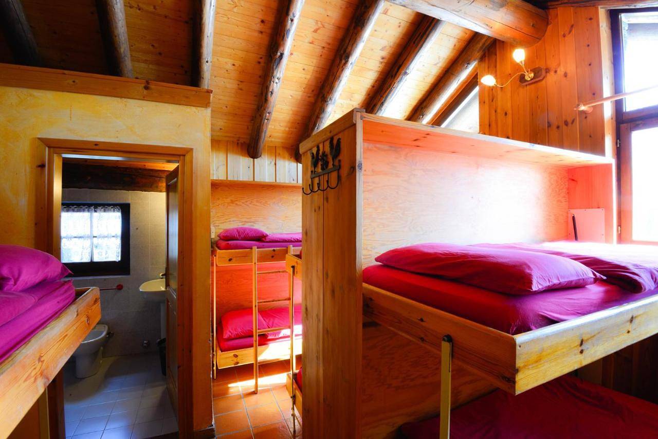 Rifugio Vieux Crest in Ayas, Alpi Pennine