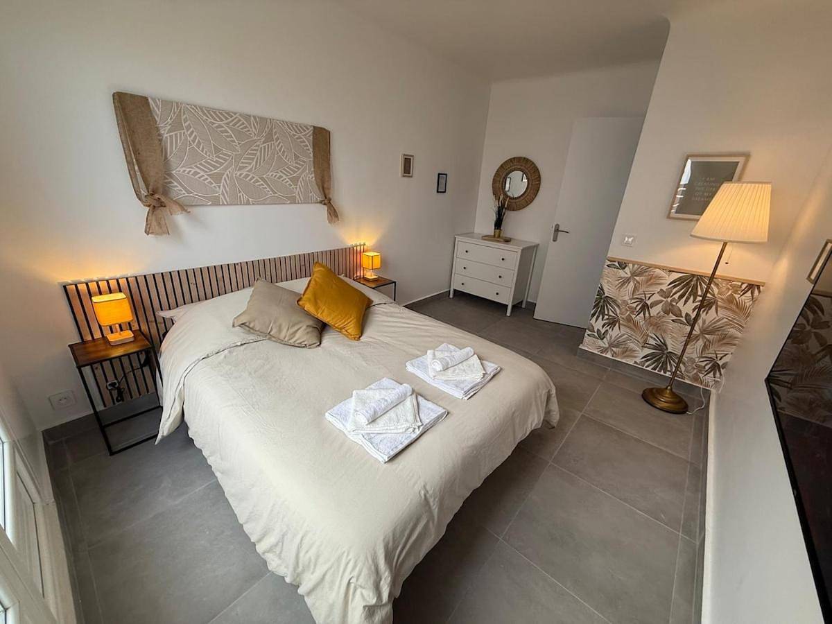 Appartement entier, Two-Bedroom Apartment in Neuilly-sur-Marne, Seine-Saint-Denis