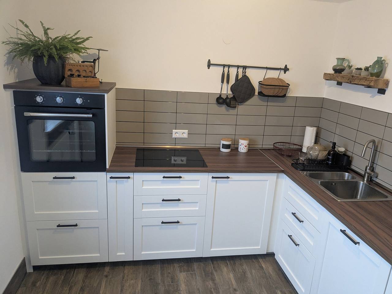 Apartamento entero, Apartamento 'Panoramablick y tranquilidad' con vistas a la montaña, terraza privada y Wi-Fi in Titisee-Neustadt, Bosque Negro sur